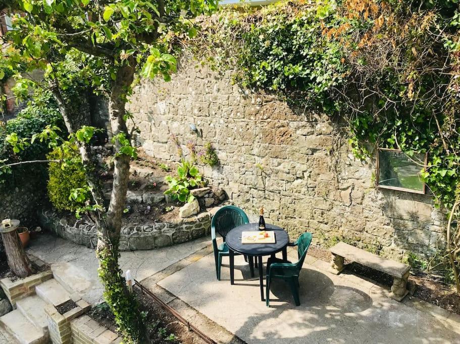 Victoria Boutique Lodge 'Stan Sea View&Garden Apartment Ventnor Extérieur photo